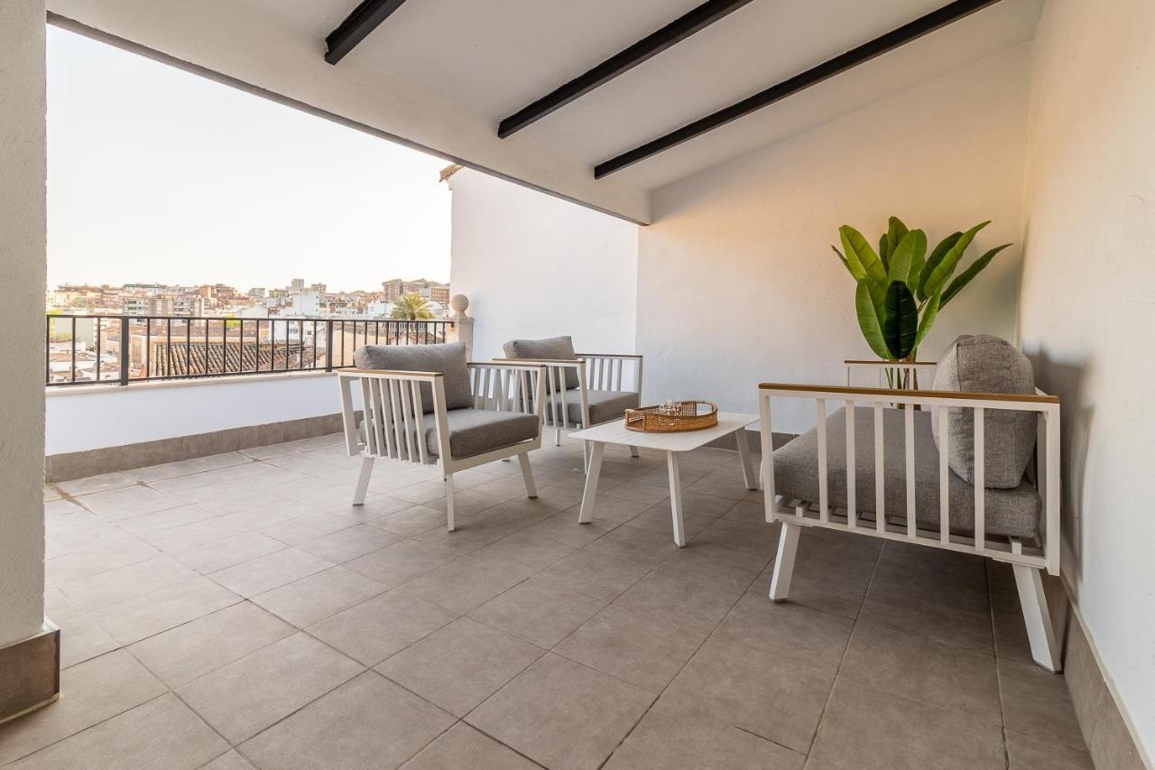 Apartamentos El Patio Plaza Santa Clara Caces エクステリア 写真